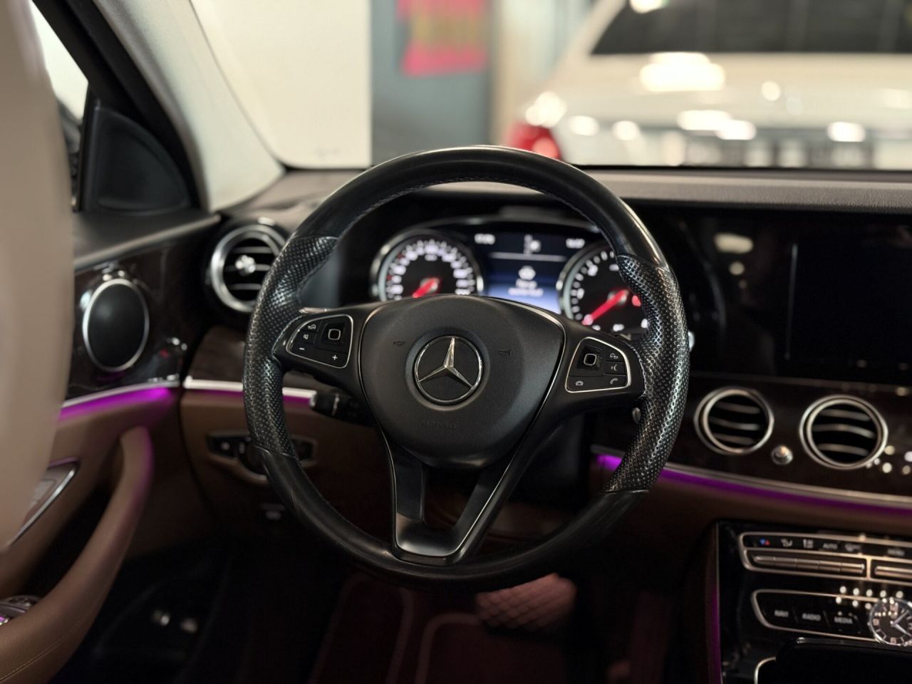 Mercedes-Benz E220 | 24
