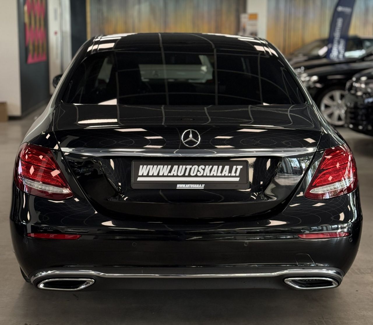 Mercedes-Benz E220 | 3