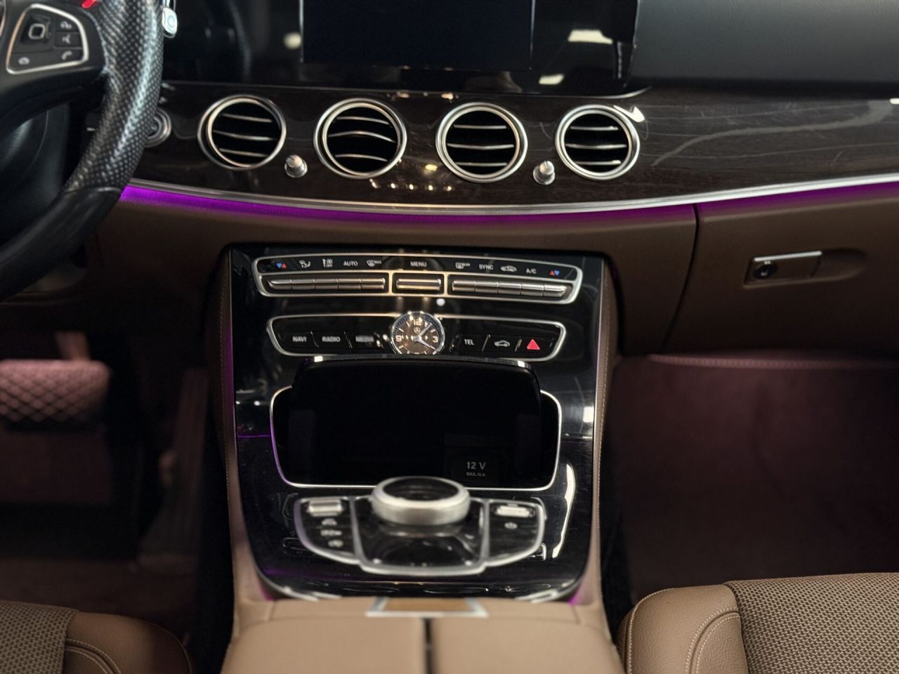 Mercedes-Benz E220 | 23