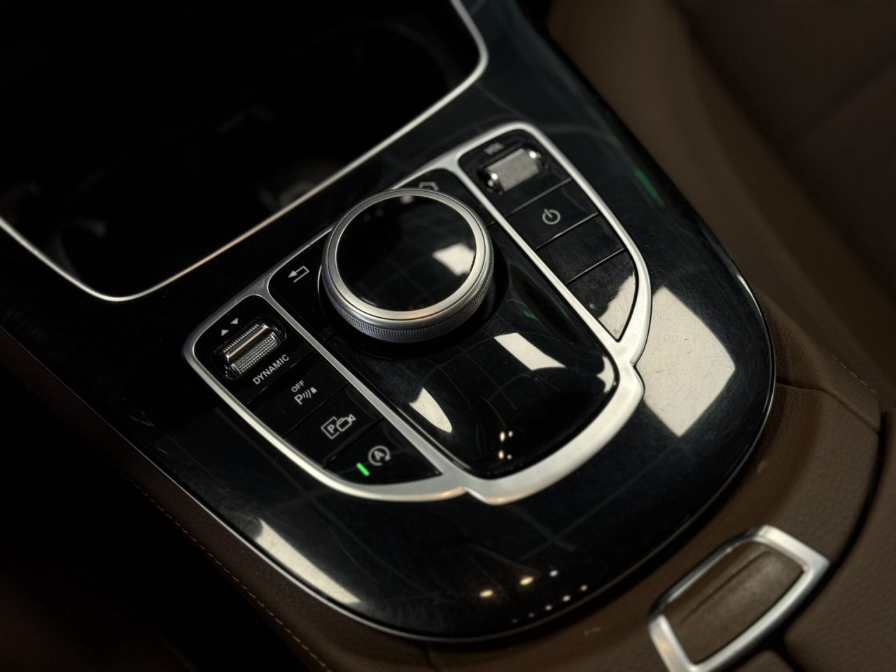 Mercedes-Benz E220 | 31