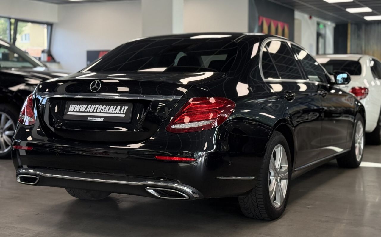 Mercedes-Benz E220 | 8