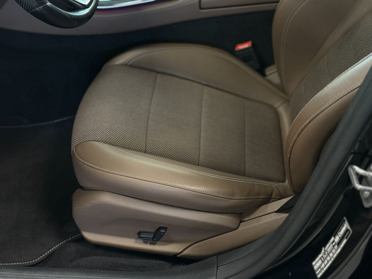 Mercedes-Benz E220 | 30