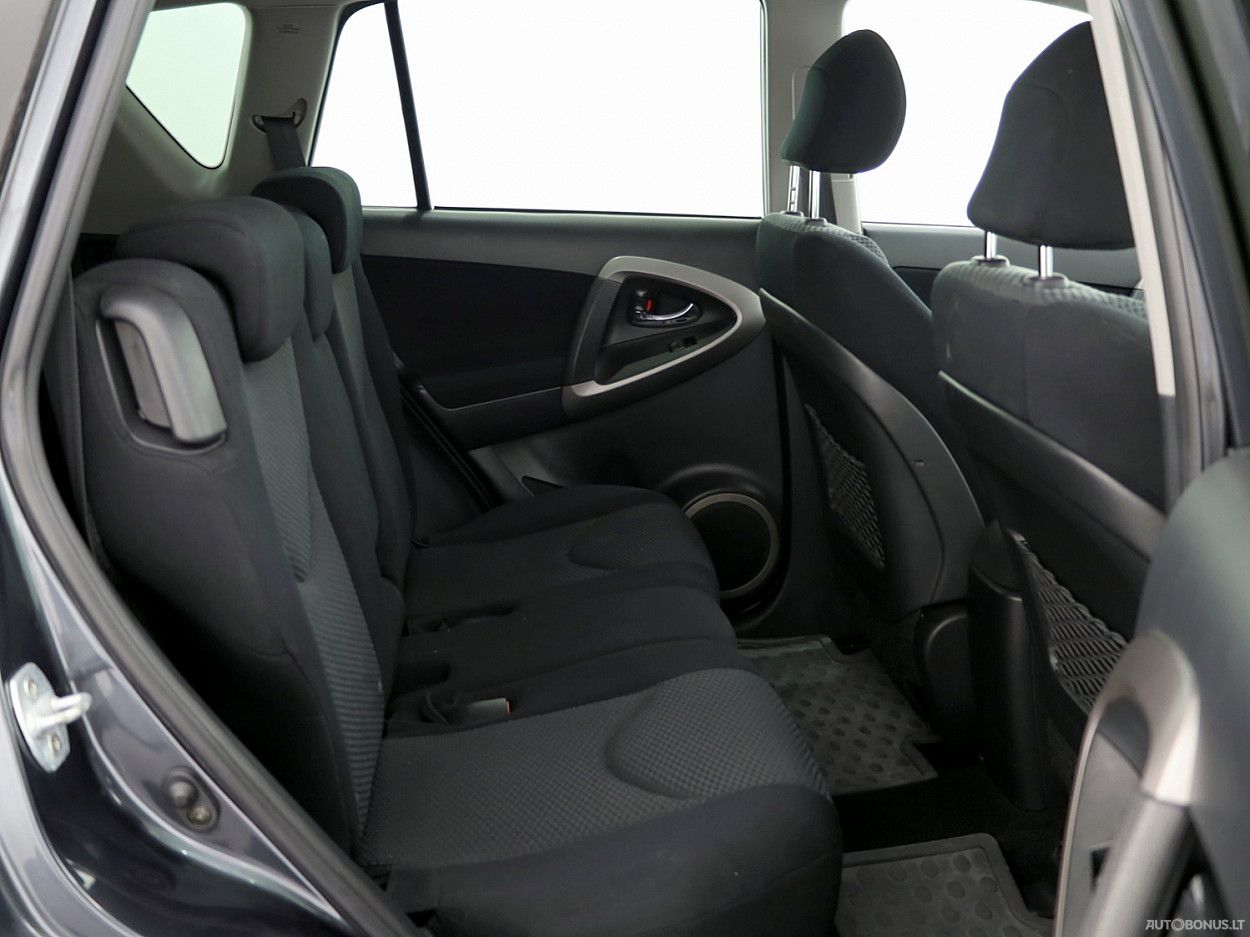 Toyota RAV4 | 6