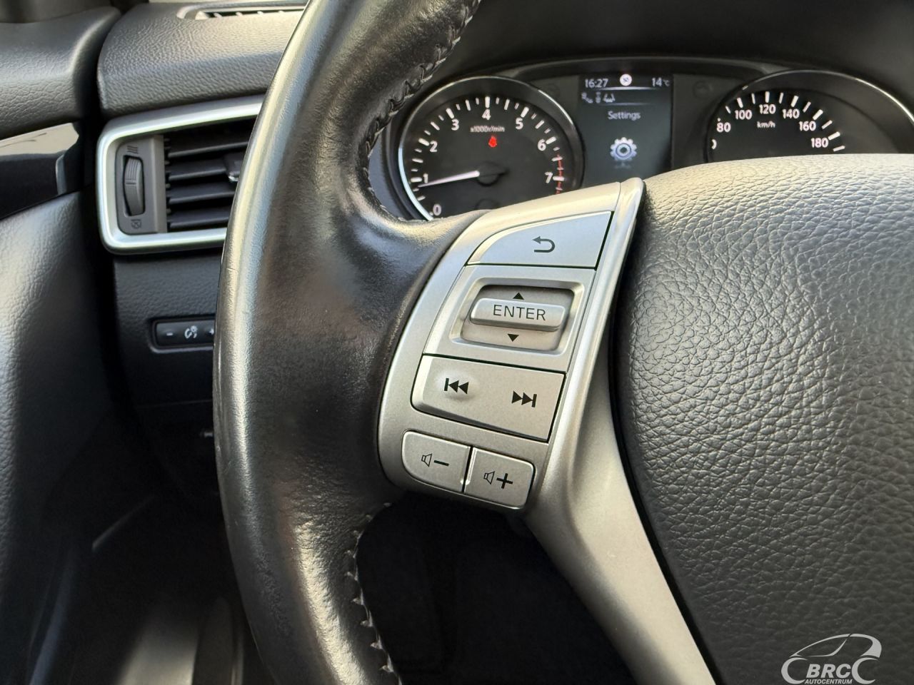 Nissan Qashqai | 24