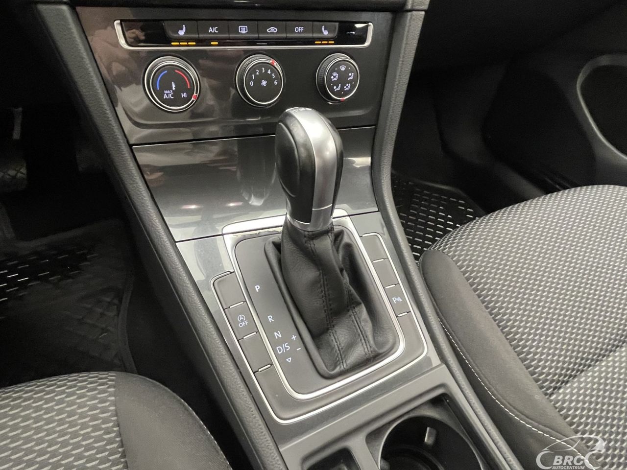 Volkswagen Golf | 44