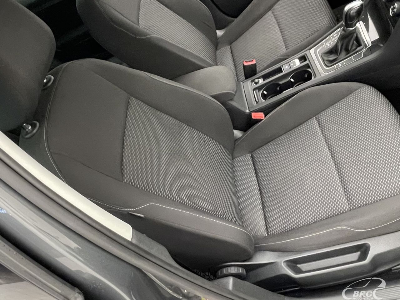 Volkswagen Golf | 8