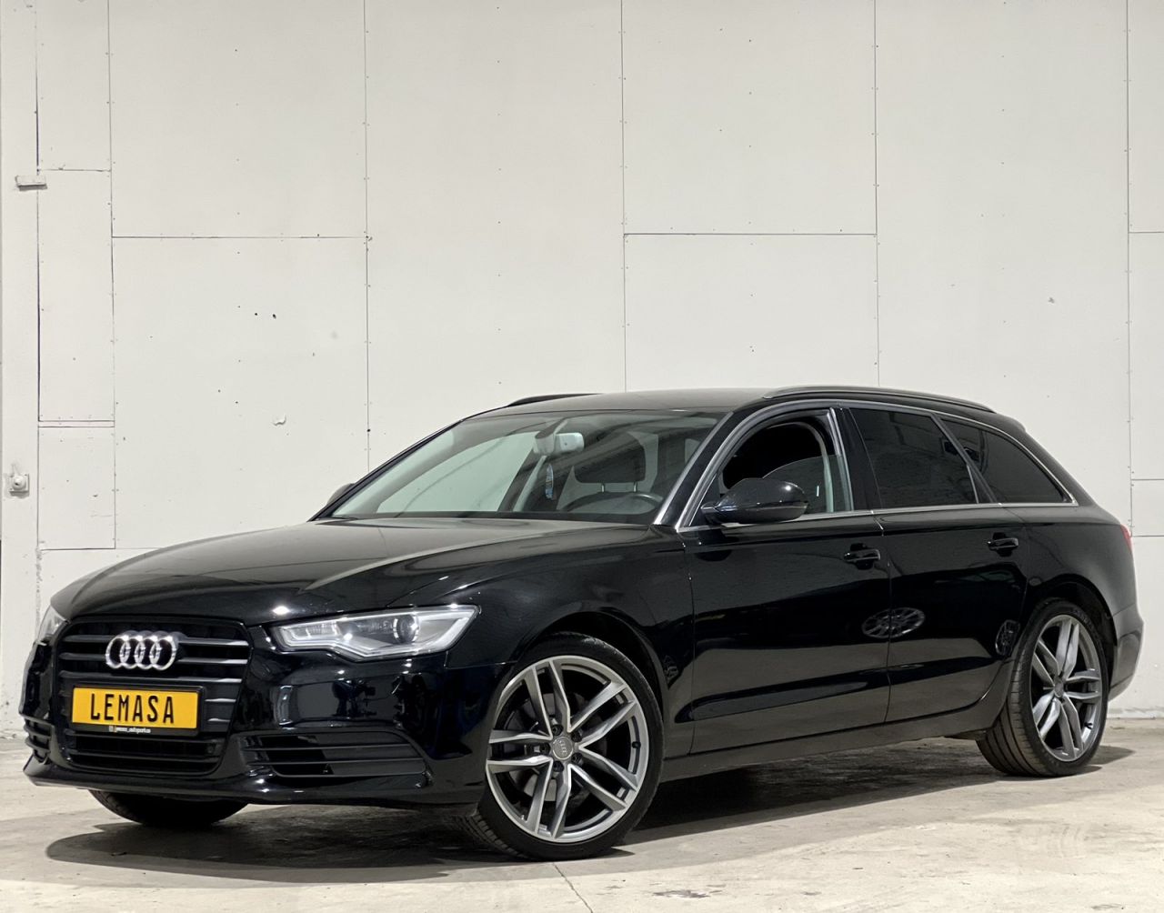 Audi A6, universalas