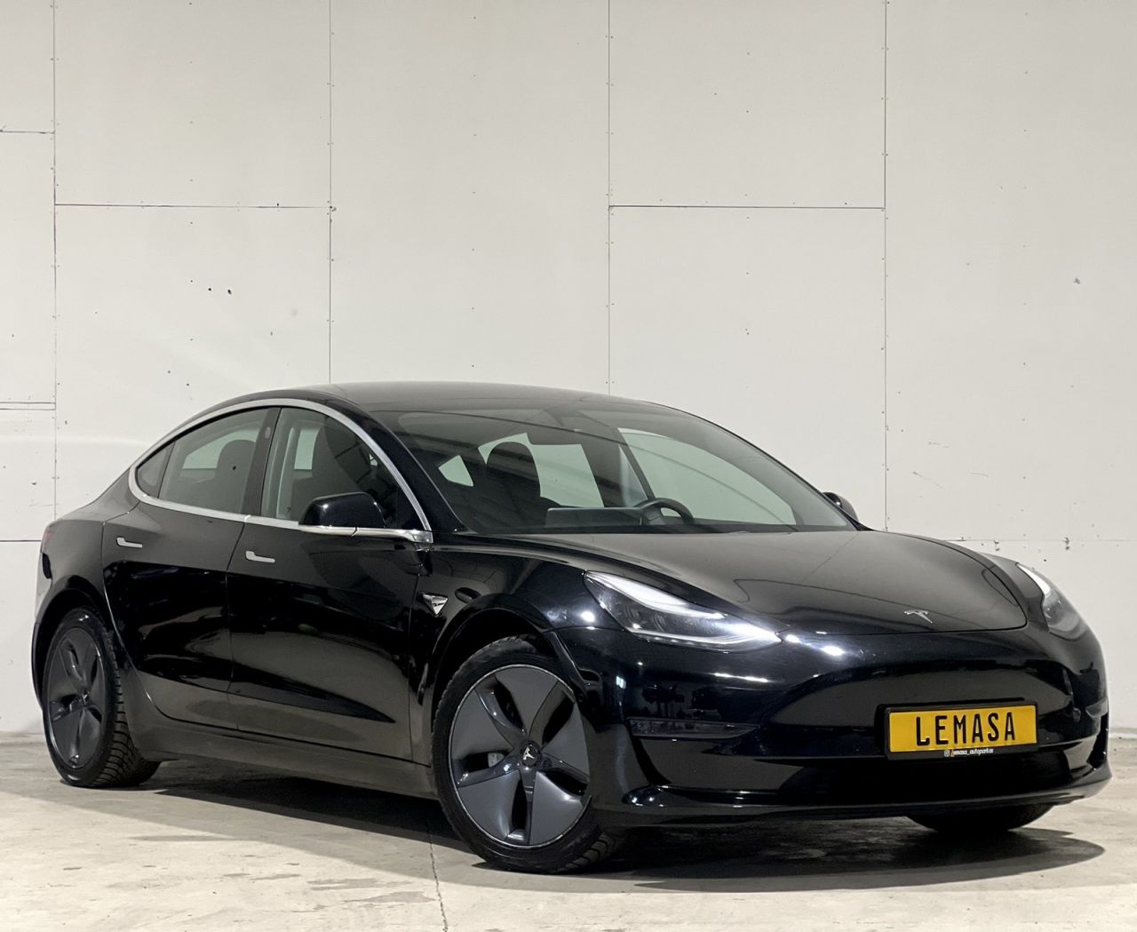 Tesla Model 3 | 1