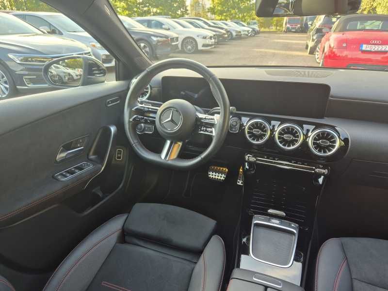 Mercedes-Benz A180 | 6