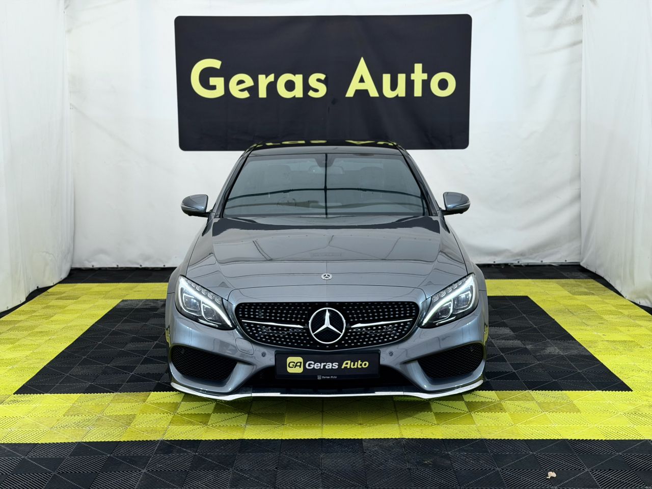 Mercedes-Benz C200 | 6