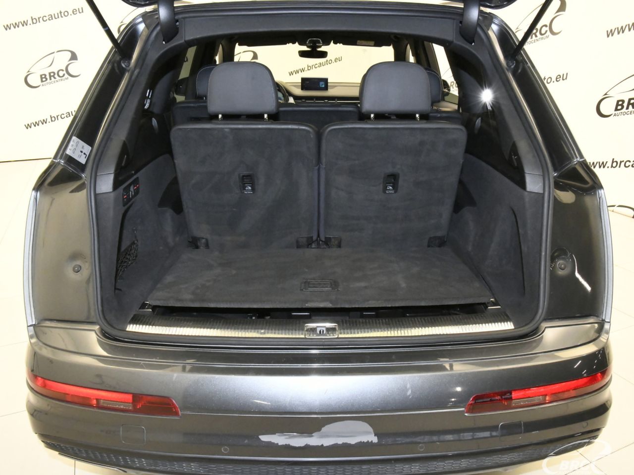 Audi Q7 | 11