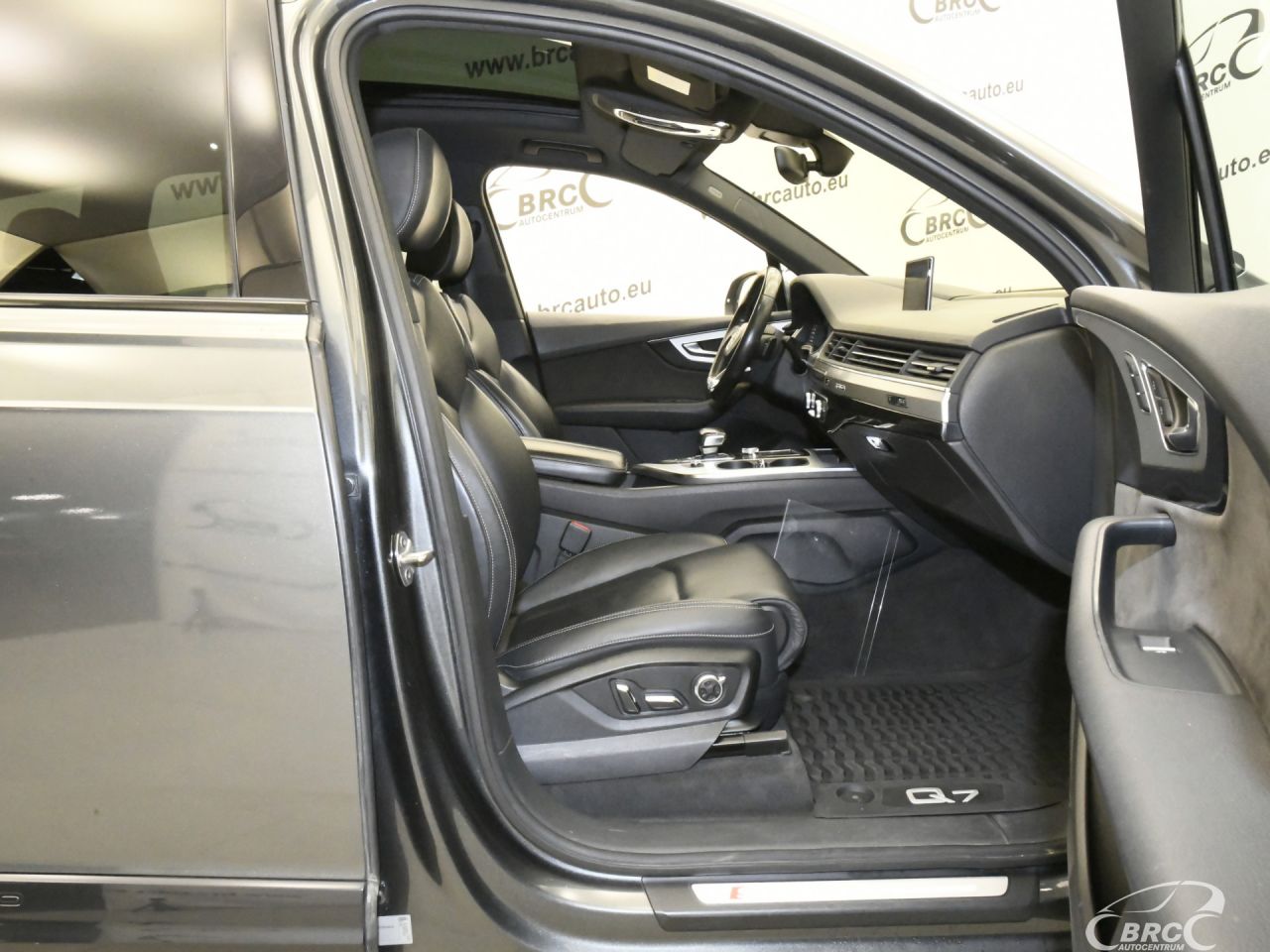 Audi Q7 | 3