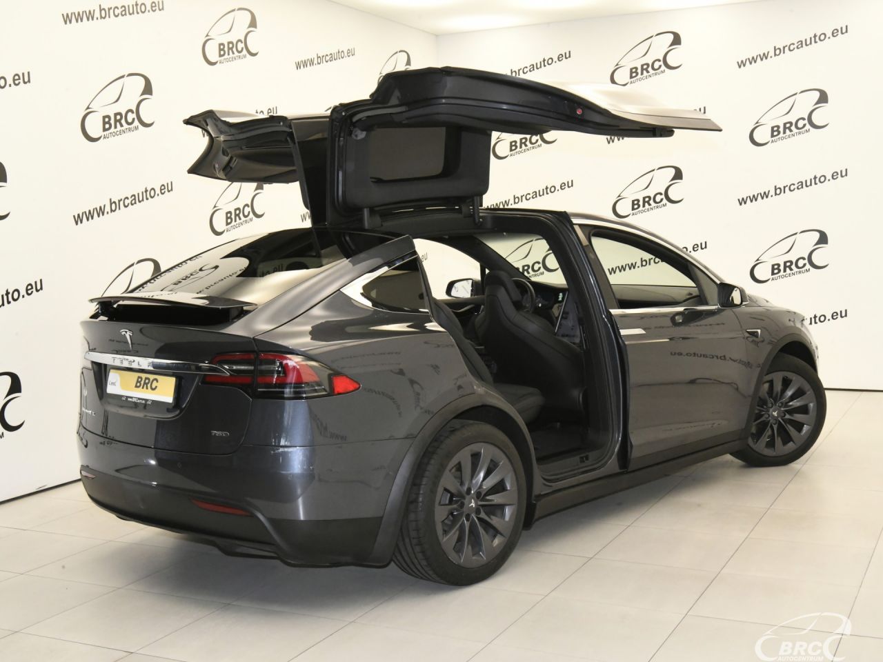 Tesla Model X | 4