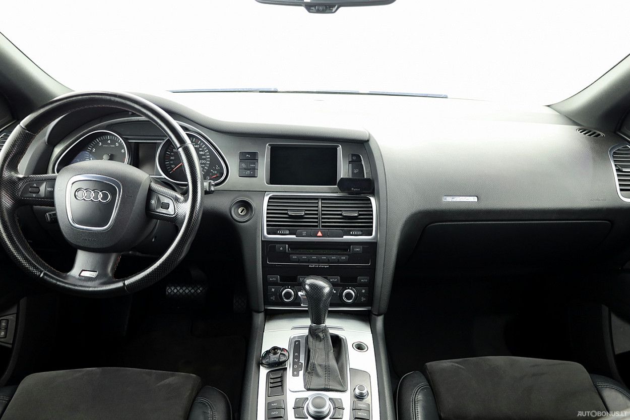 Audi Q7 | 4