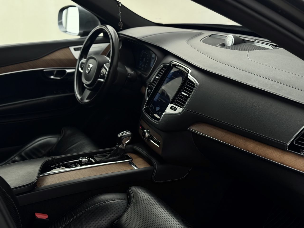 Volvo XC90 | 17