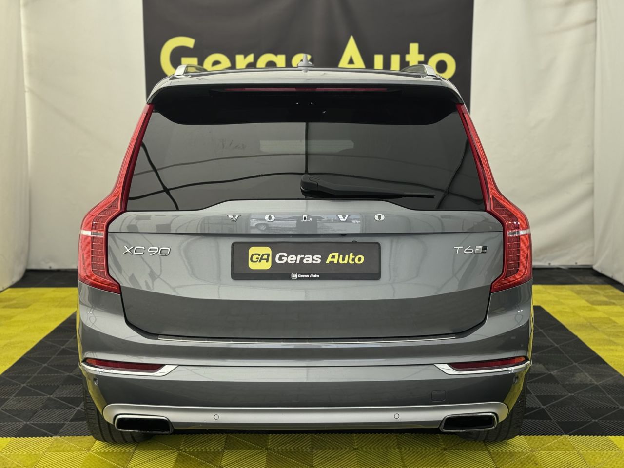 Volvo XC90 | 4