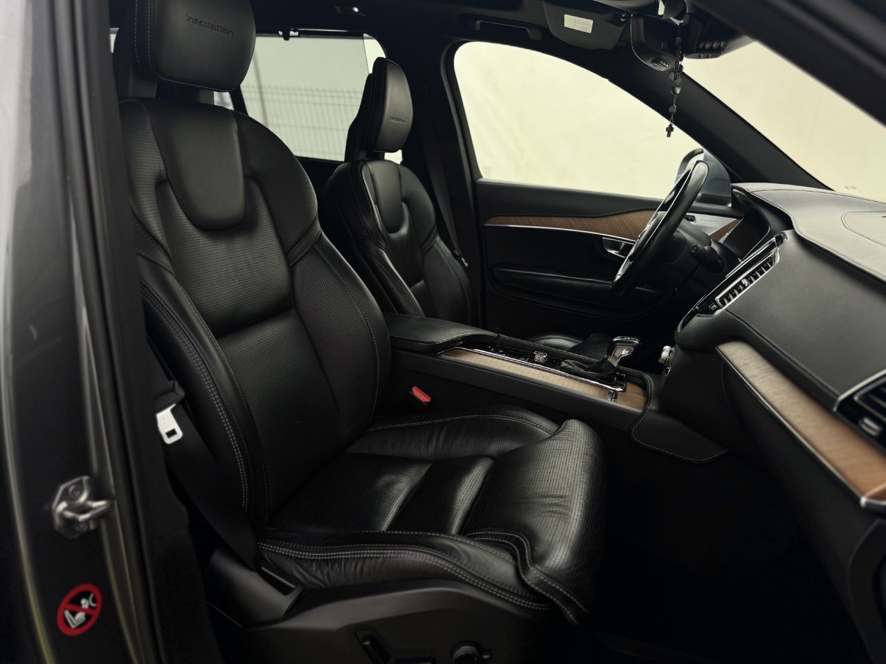 Volvo XC90 | 16