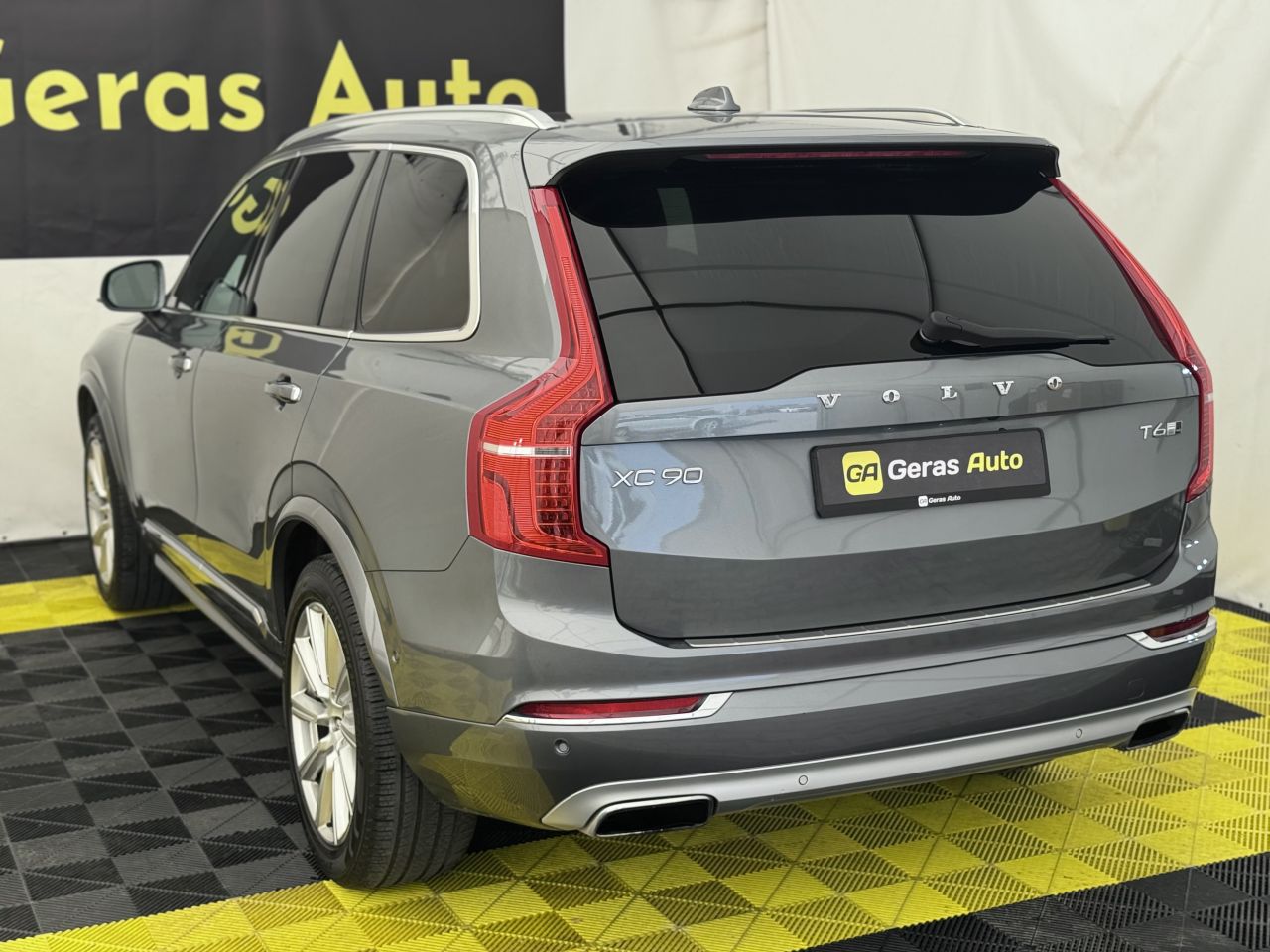 Volvo XC90 | 5
