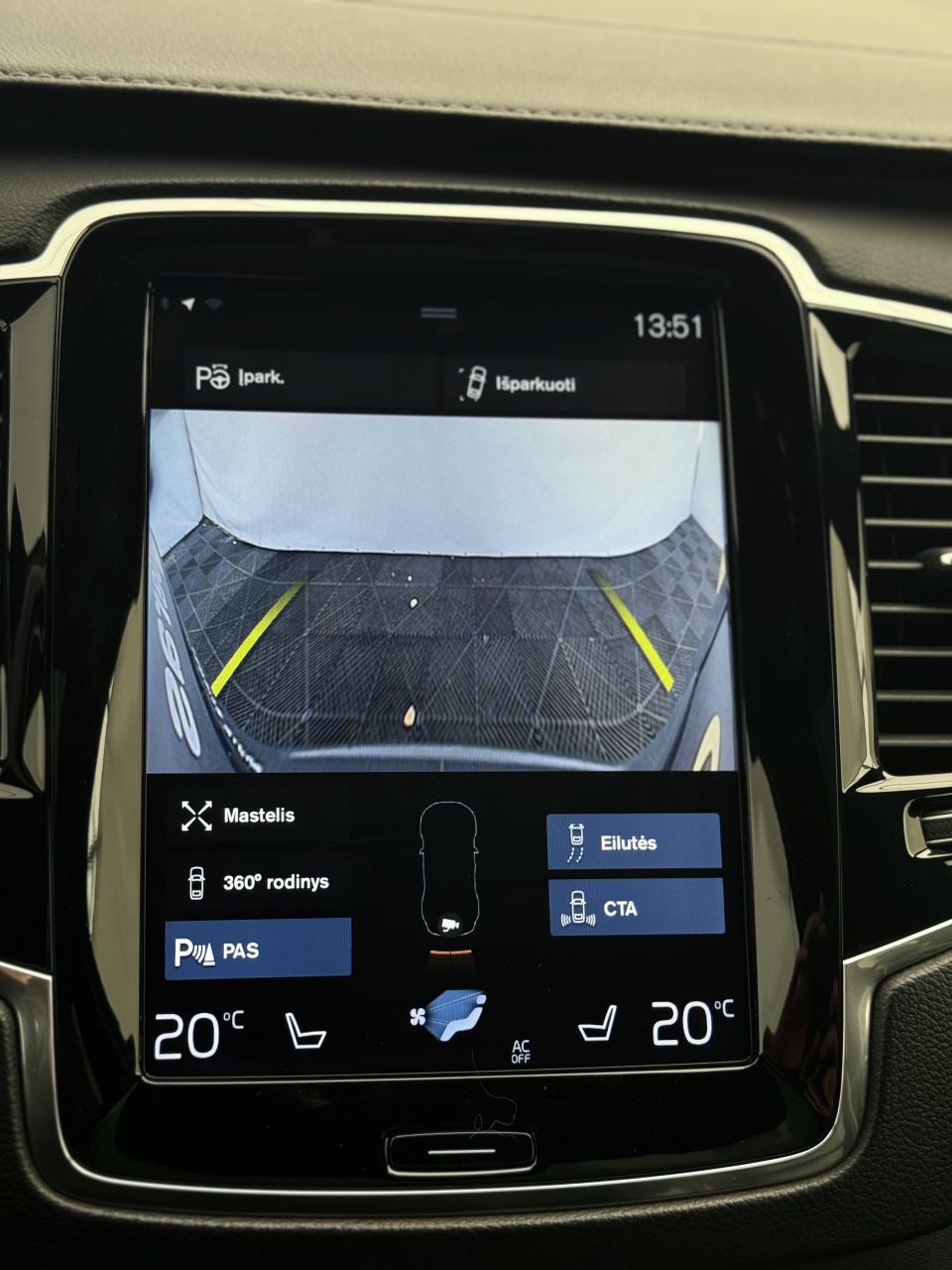 Volvo XC90 | 27