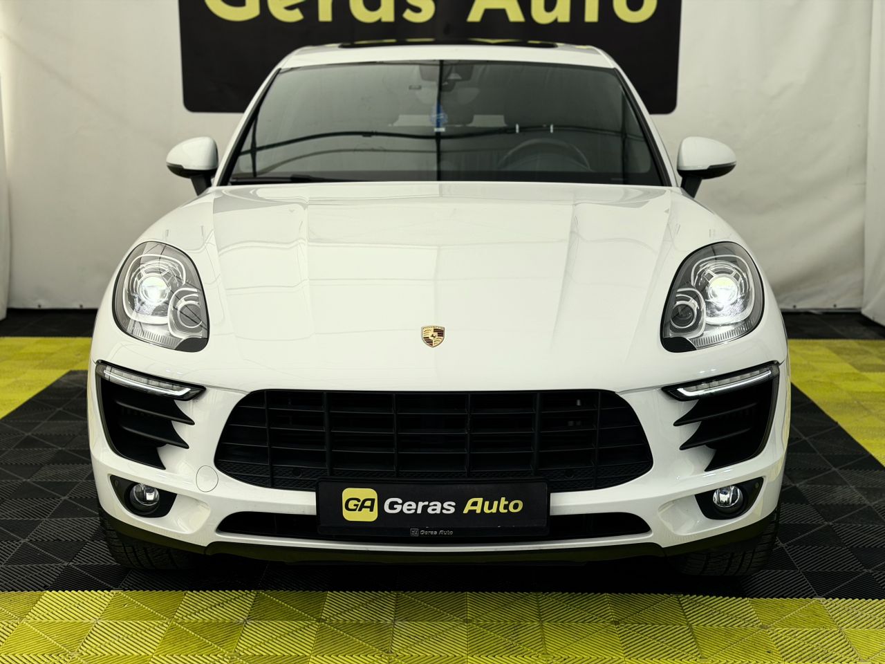 Porsche Macan | 1