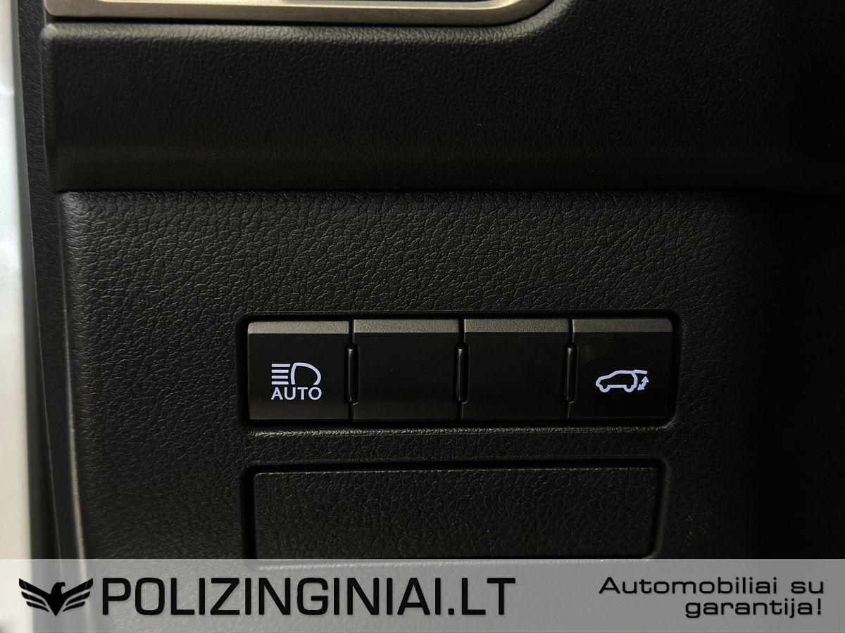 Lexus NX 300h | 26