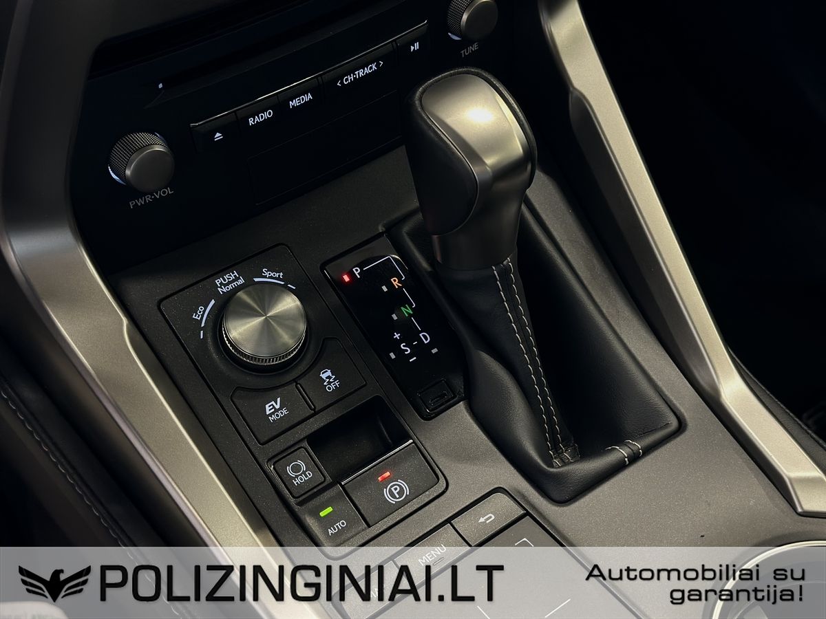 Lexus NX 300h | 12