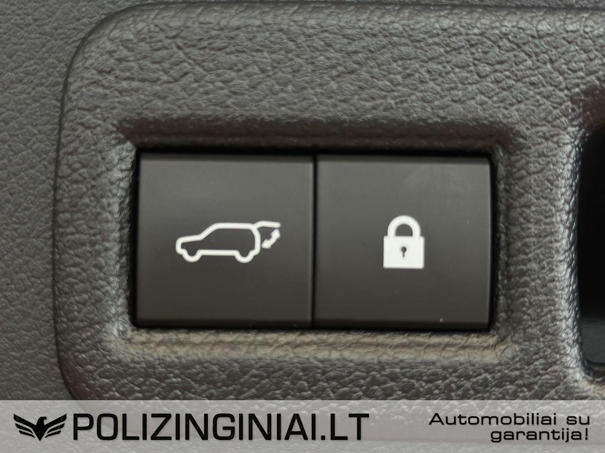 Lexus NX 300h | 25