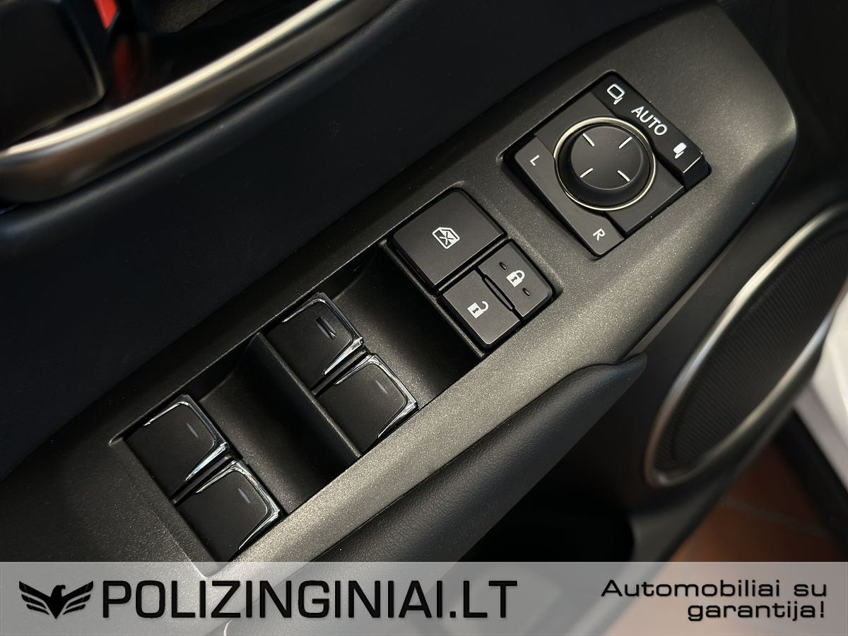 Lexus NX 300h | 21
