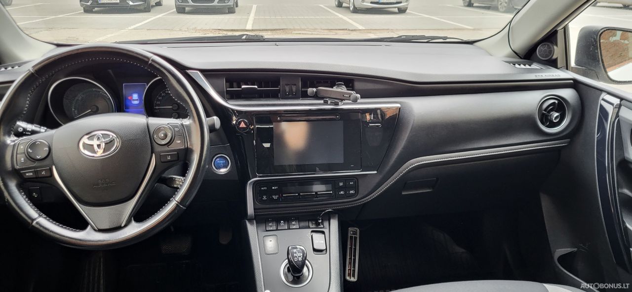 Toyota Auris | 12