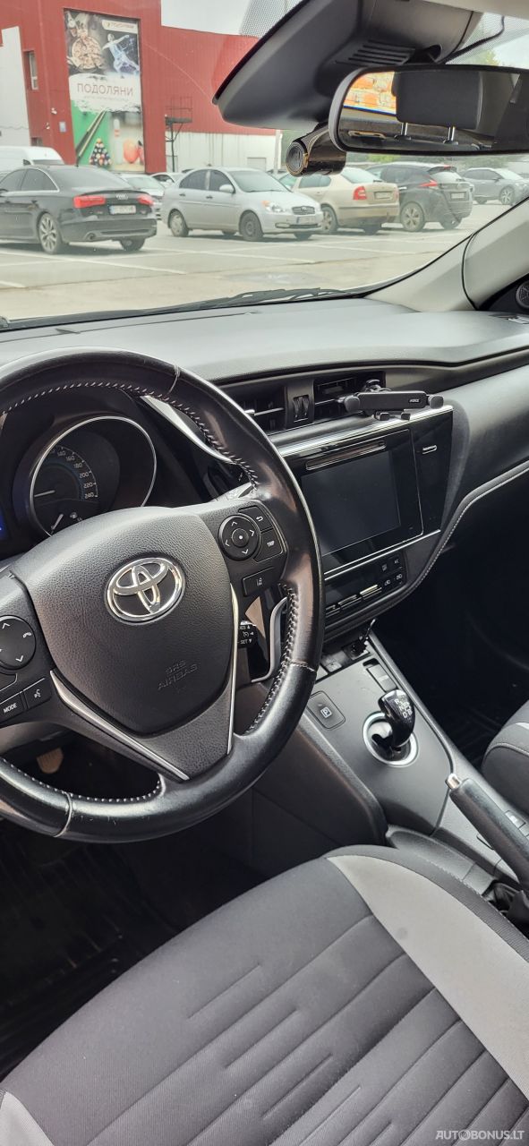 Toyota Auris | 16