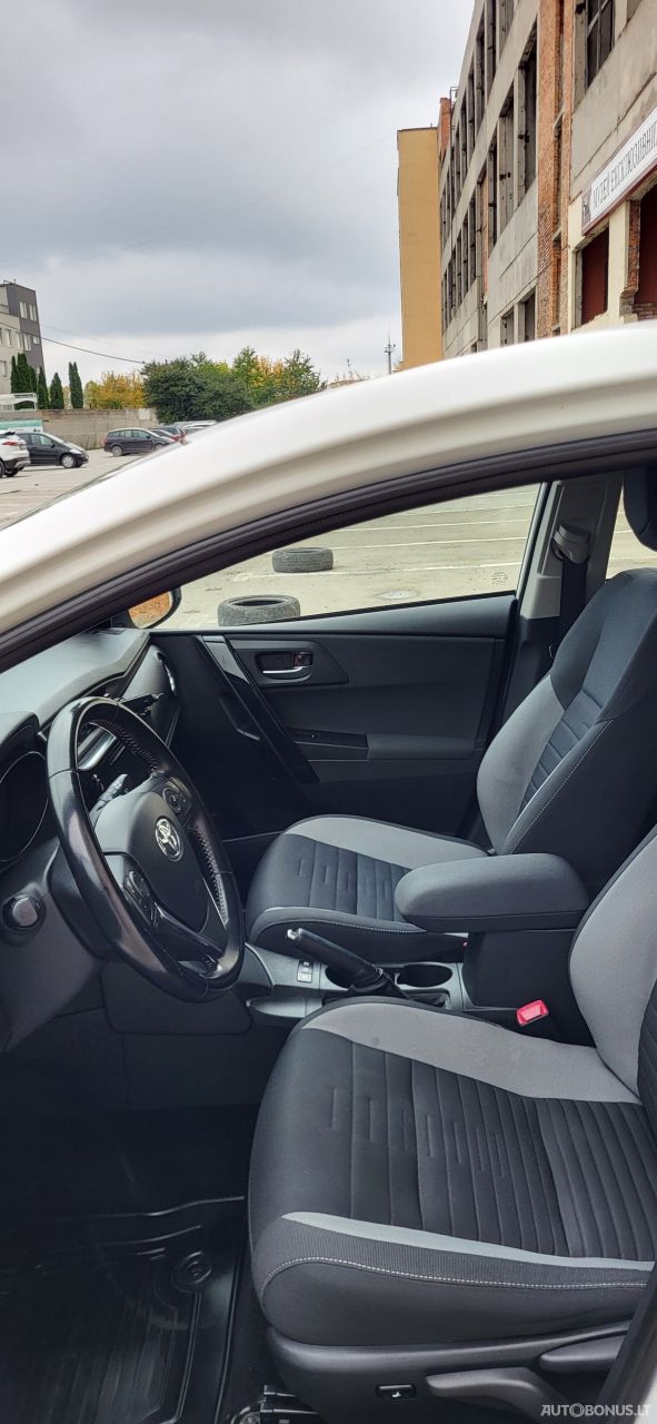 Toyota Auris | 19