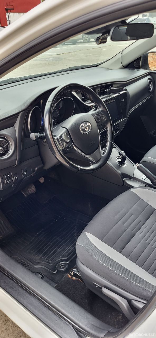 Toyota Auris | 17