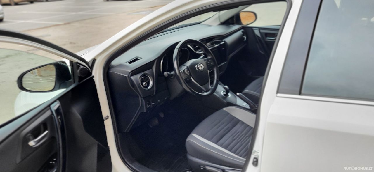Toyota Auris | 21