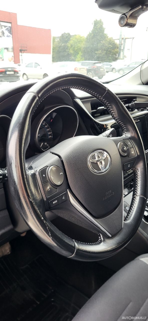 Toyota Auris | 8