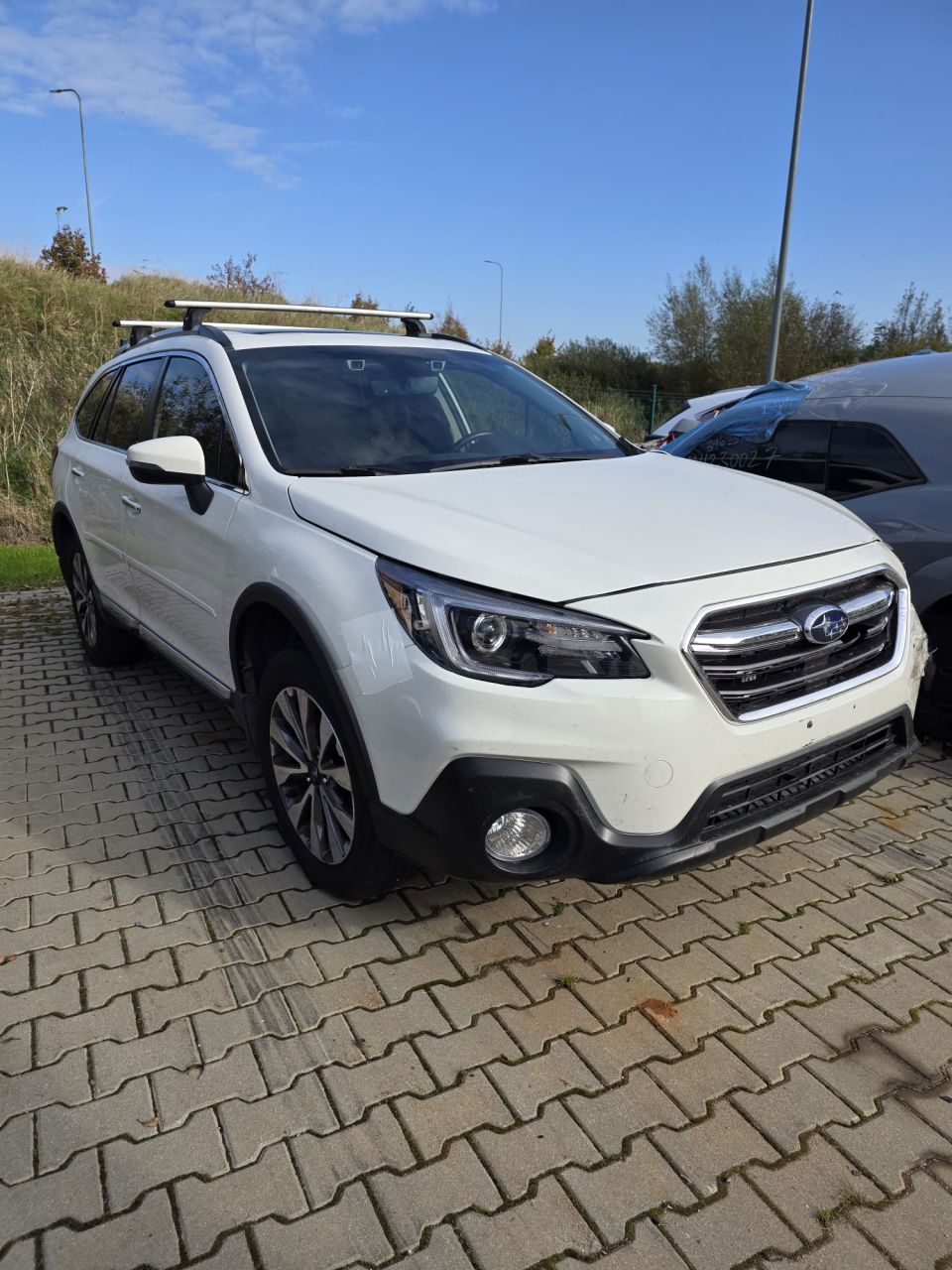 Subaru Outback, Универсал