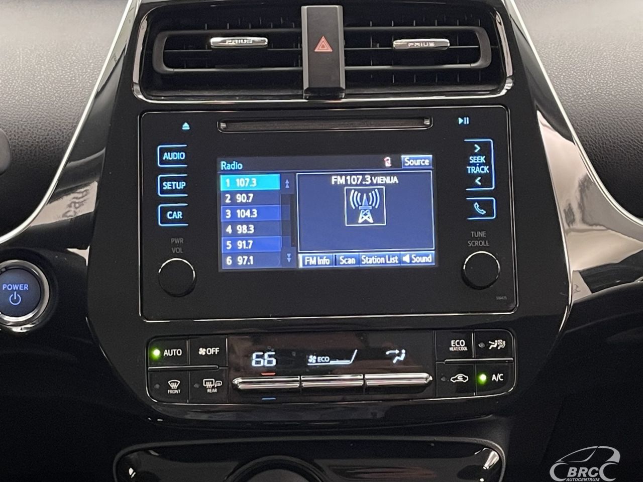 Toyota Prius | 16