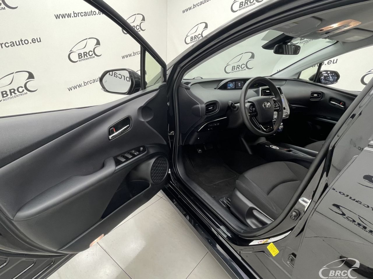 Toyota Prius | 18