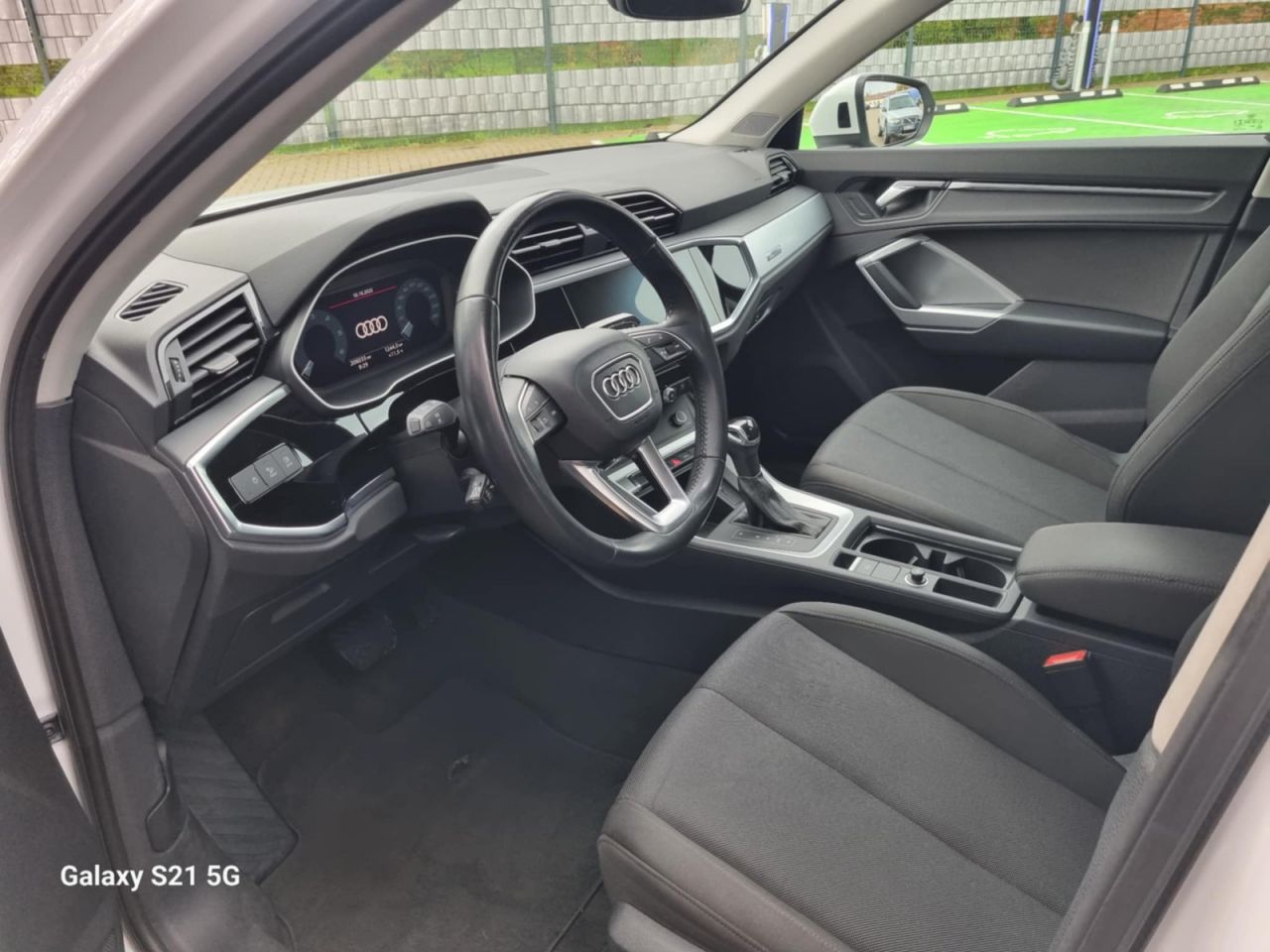 Audi Q3 | 8