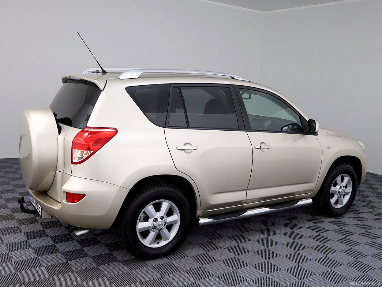 Toyota RAV4 | 2