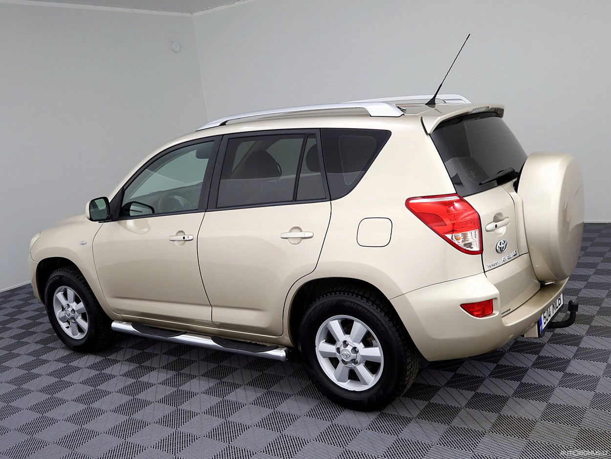Toyota RAV4 | 3