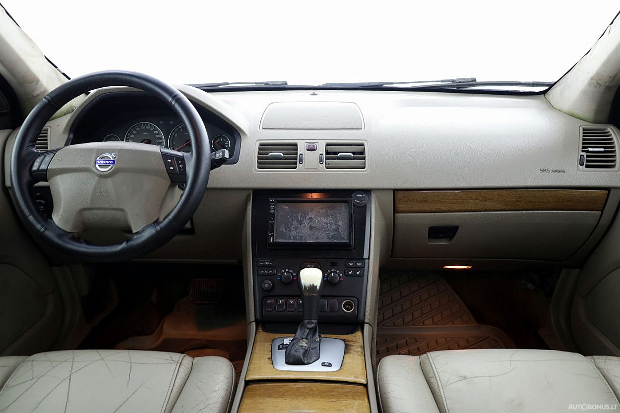 Volvo XC90 | 4