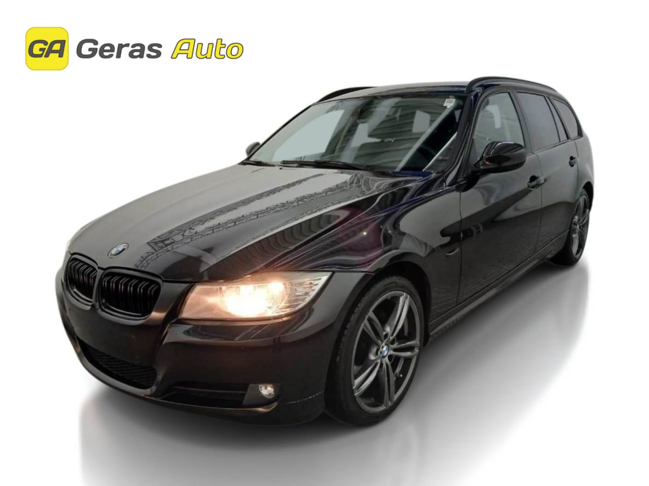 BMW 320, universalas