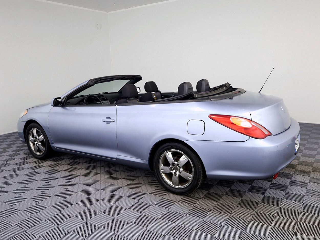 Toyota Camry | 3