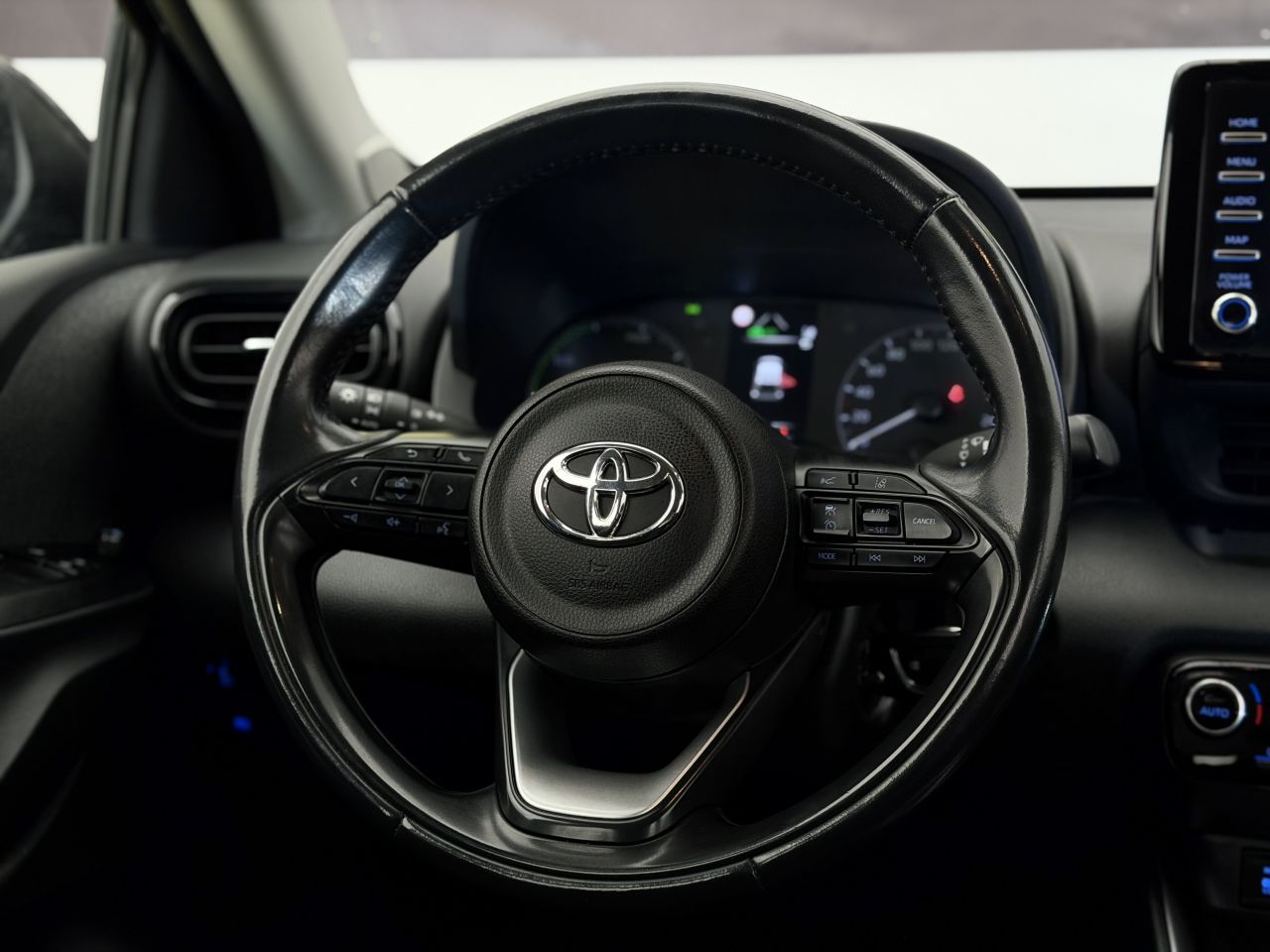 Toyota Yaris | 14