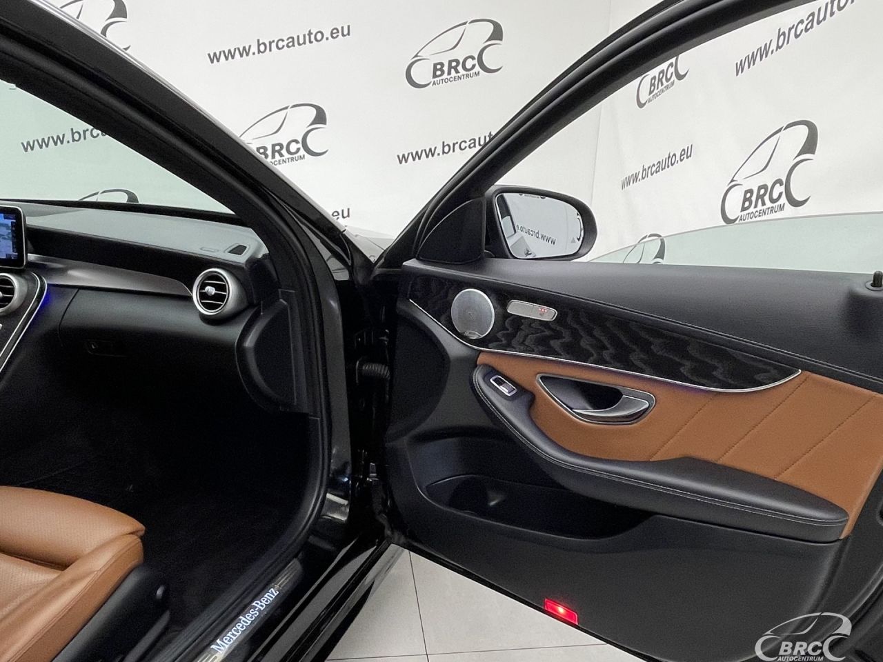 Mercedes-Benz C300 | 7