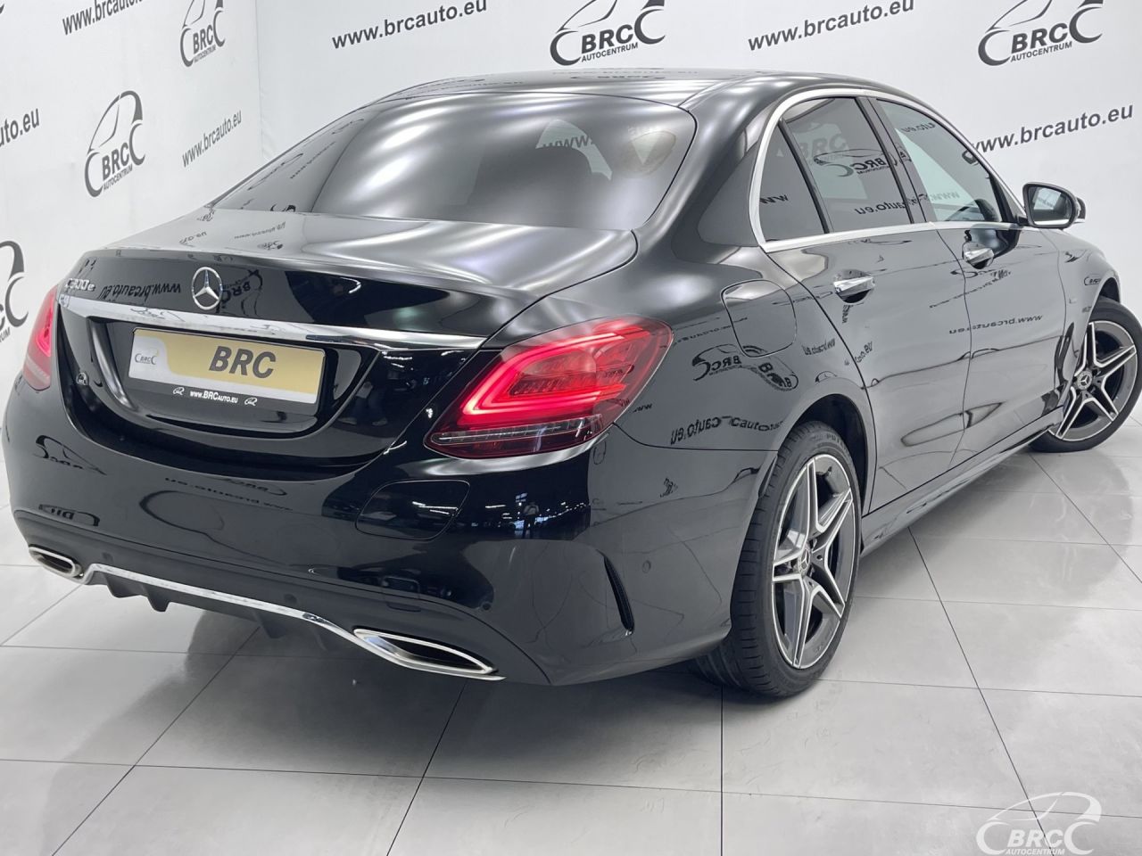 Mercedes-Benz C300 | 51