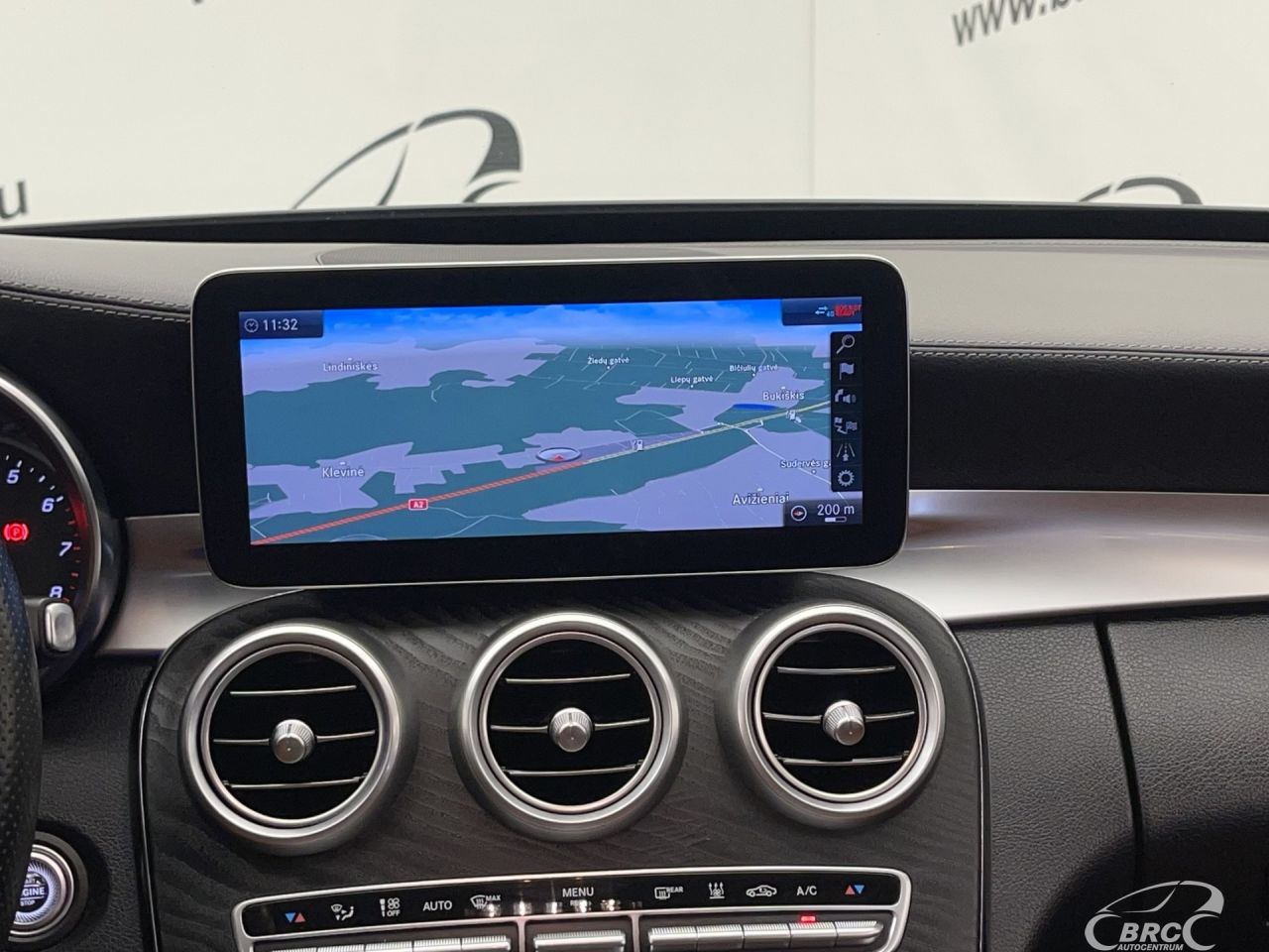 Mercedes-Benz C300 | 16