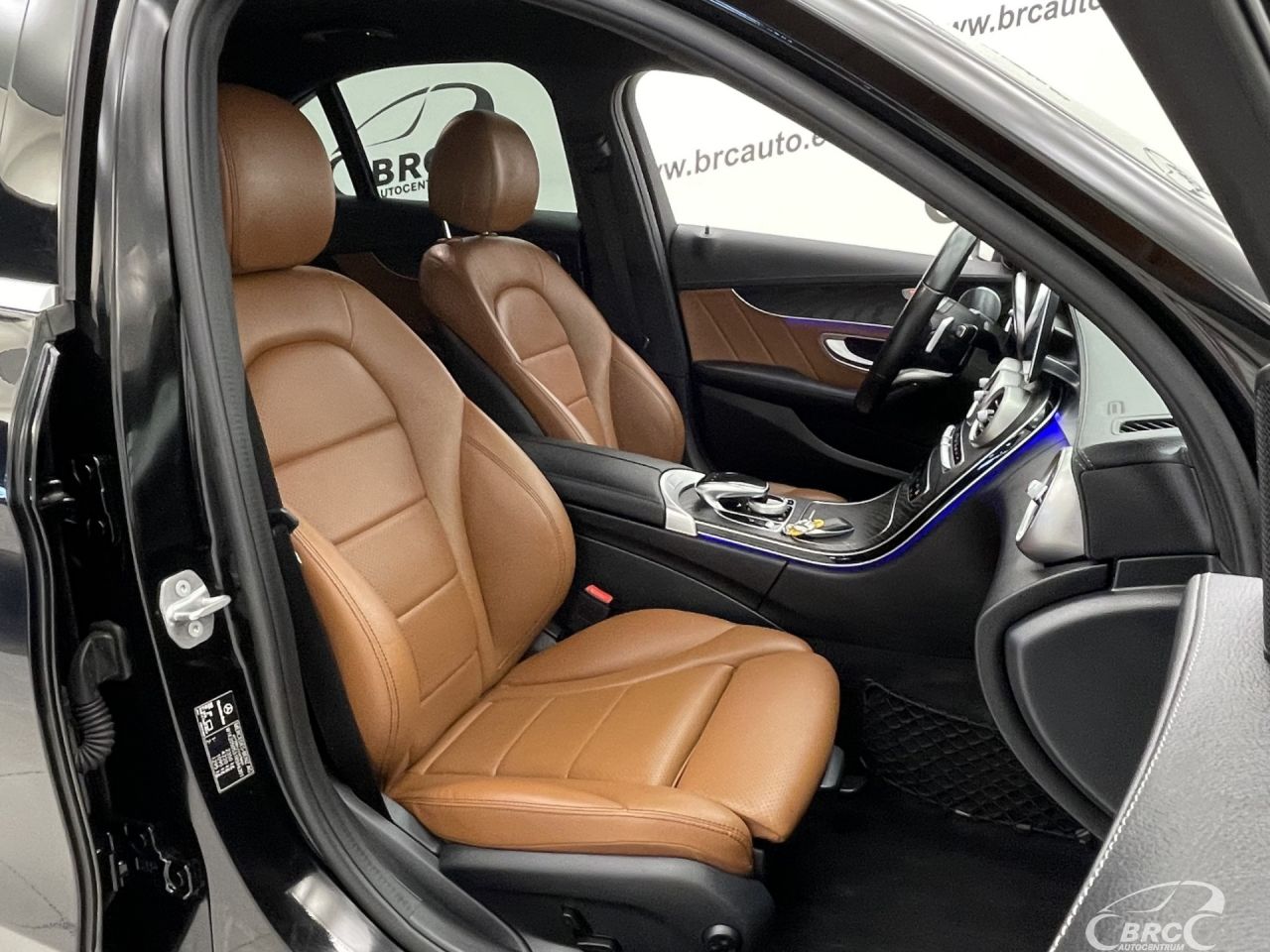 Mercedes-Benz C300 | 6
