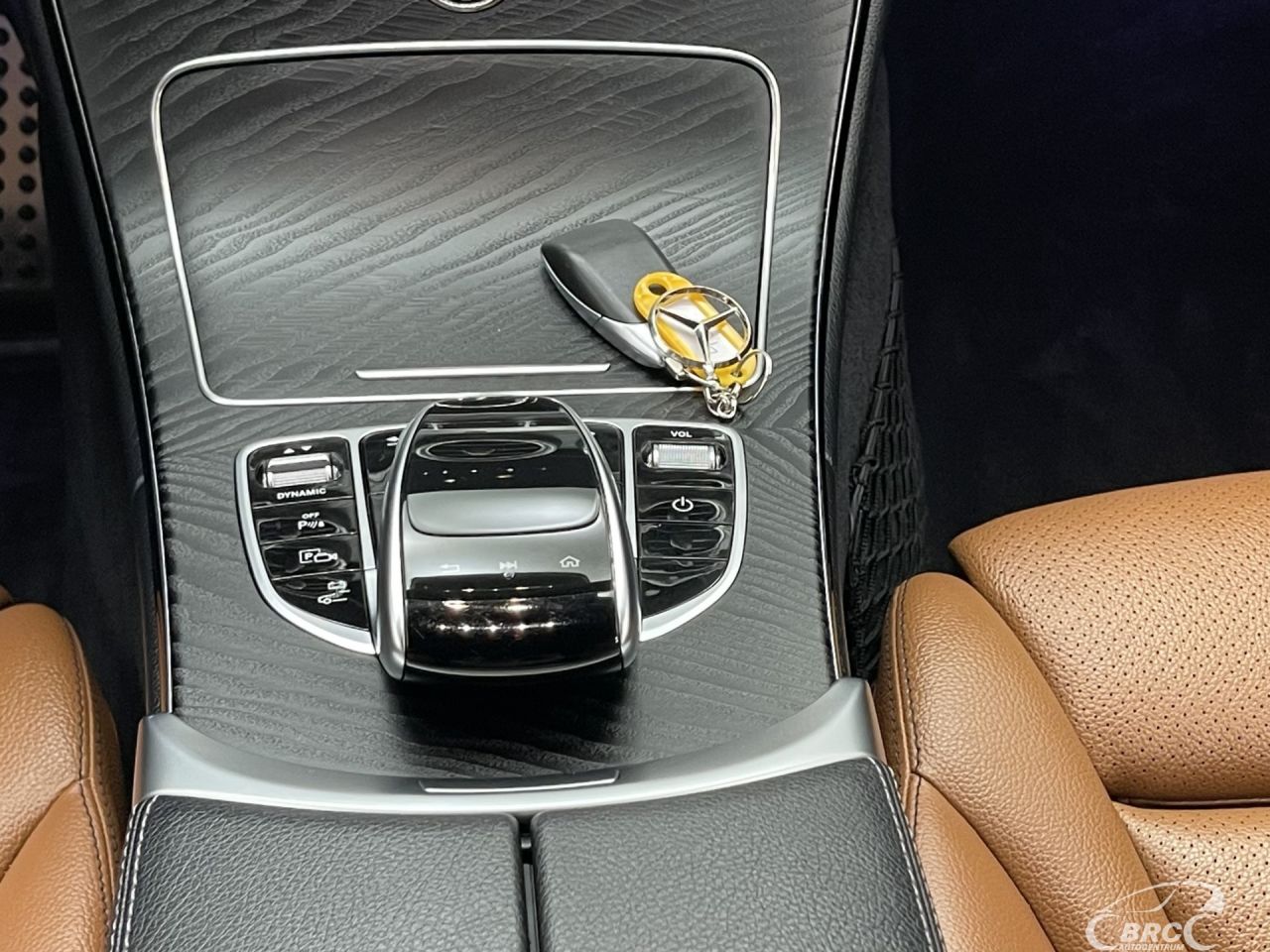 Mercedes-Benz C300 | 18