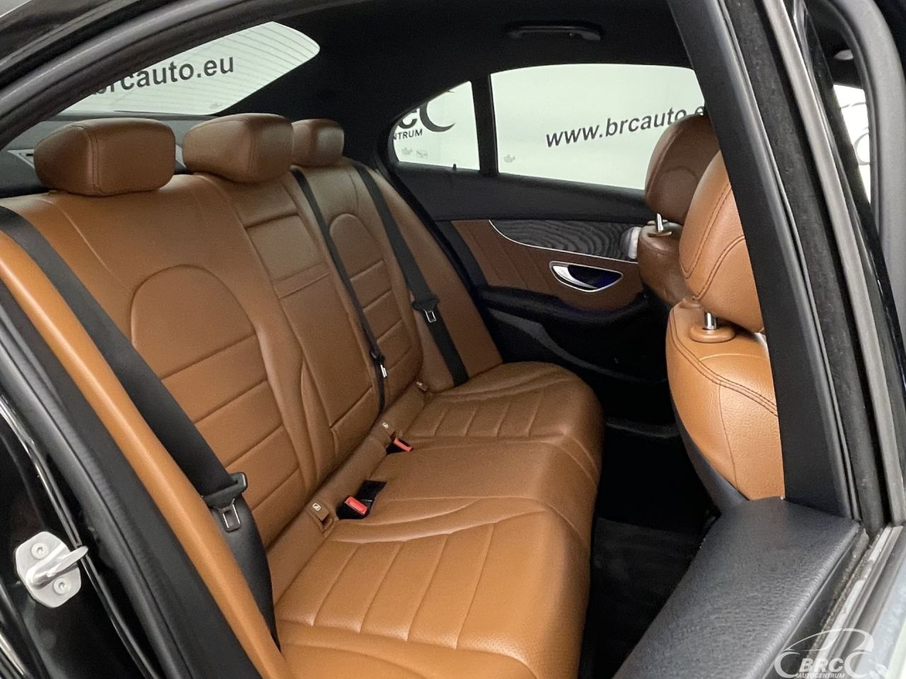 Mercedes-Benz C300 | 12